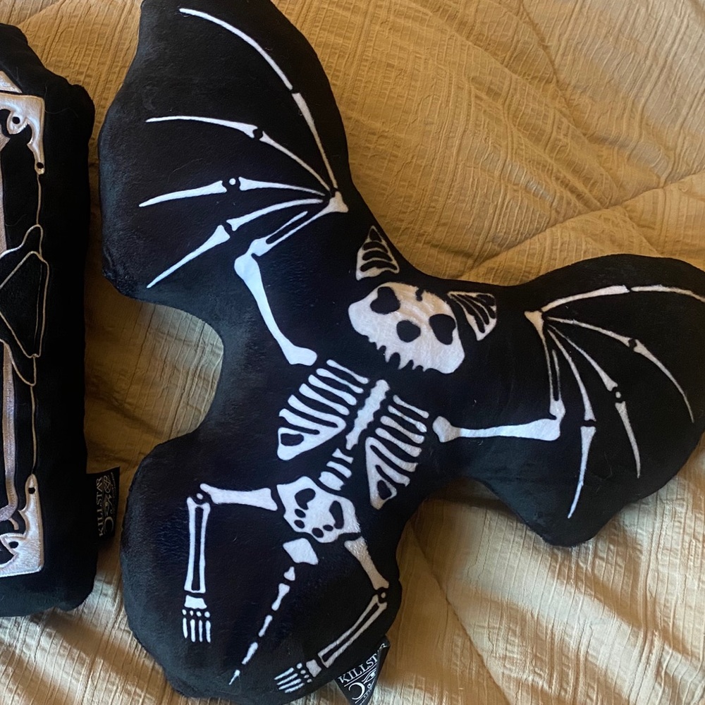 RESERVED KILLSTAR BAT PILLOW